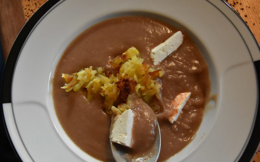 Rezept: Mehlsoppa mit Brotärdöpfel und Sura Kees