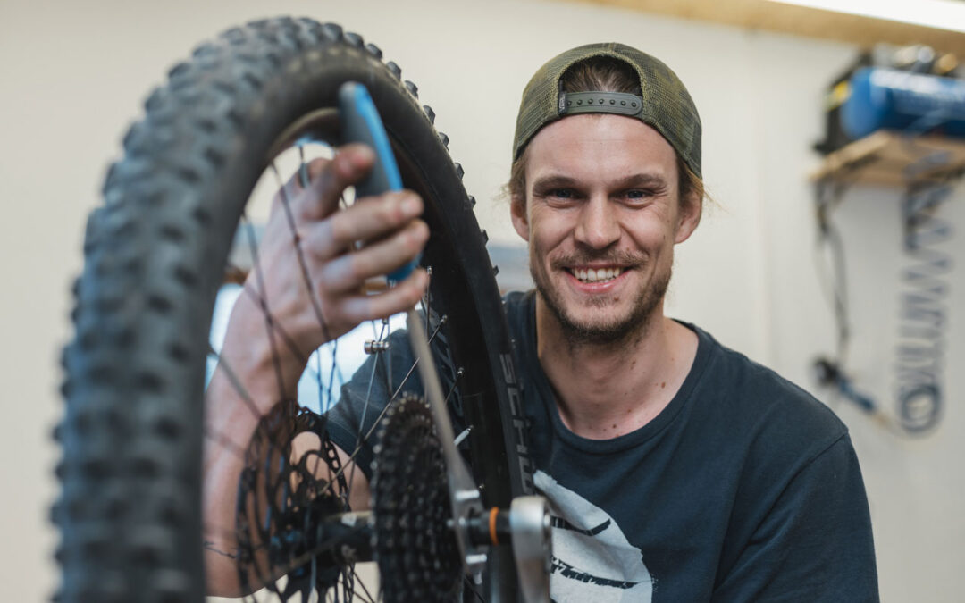 Selbständiger Fahrradmechaniker im Montafon: Ein Traumberuf?